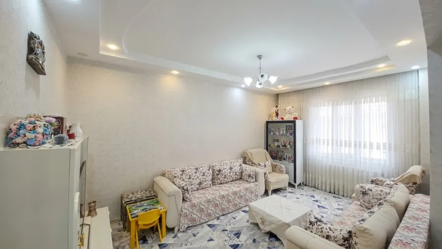 SEYRANTEPE MAHALLESİNDE PAZAR YERİ YAKININDA BAKIMLI DAİRE