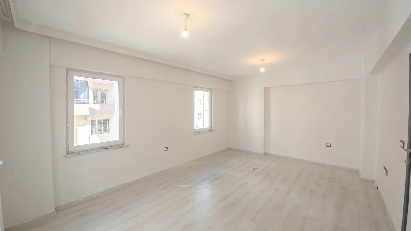GÜNEYŞEHİR GAZİ KONUTLARINDA BAKIMLI ÜÇ CEPHELİ KÖŞE 3+1 DAİRE